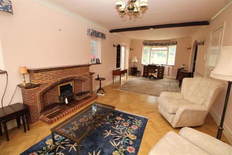 3 bedroom detached house for sale, Heath Road, Potters Bar EN6