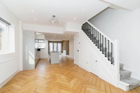 4 bedroom end of terrace house for sale, Suffield Road, London E4