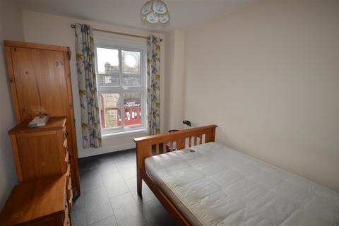 1 bedroom in a house share to rent, Pendarves Street, Camborne