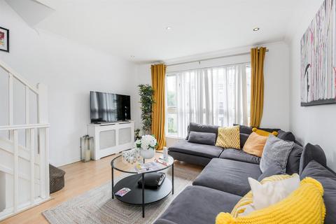 3 bedroom house for sale, Hampstead Walk, Bow