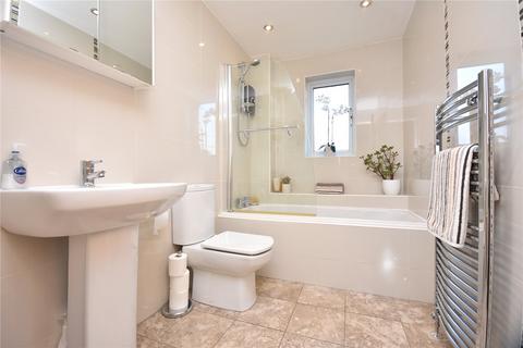 4 bedroom detached house for sale, Mail Close, Leeds, West Yorkshire