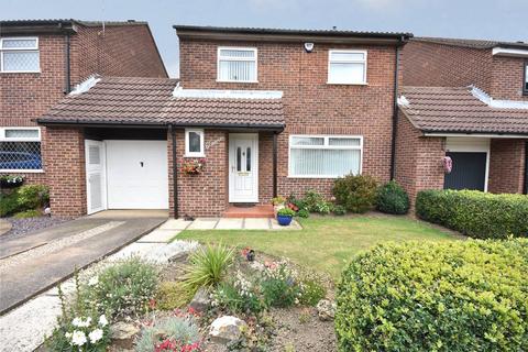 4 bedroom detached house for sale, Mail Close, Leeds, West Yorkshire