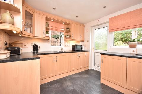 4 bedroom detached house for sale, Mail Close, Leeds, West Yorkshire