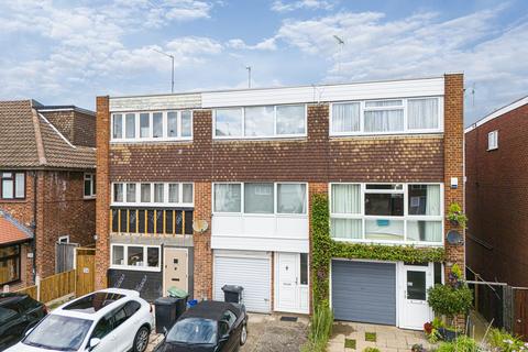 3 bedroom townhouse for sale, Palmerston Road, Buckhurst Hill, IG9