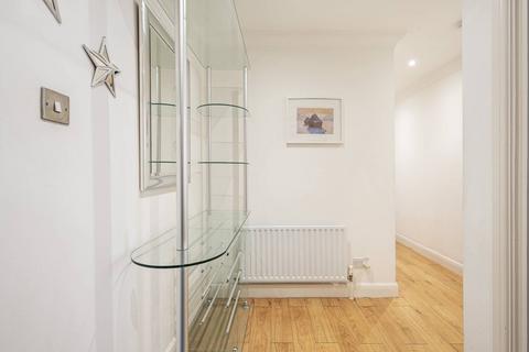 1 bedroom flat to rent, Moreland Street, Clerkenwell, London, EC1V