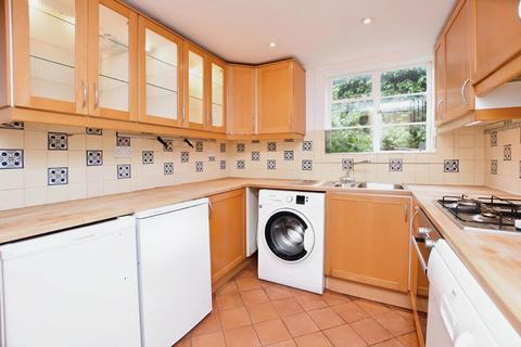 2 bedroom terraced house to rent, Ladas Road West Norwood SE27