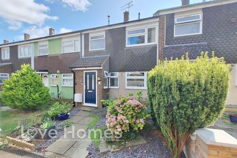 3 bedroom terraced house for sale, Axe Close, Luton, LU3 3LT