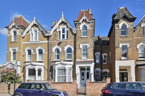 Studio to rent, Victoria Road, Stroud Green, London, N4