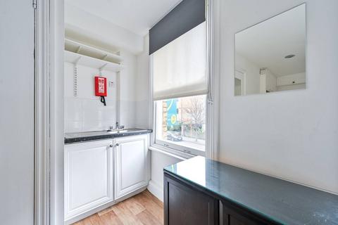 Studio to rent, Hackney Road, Hackney, London, E2