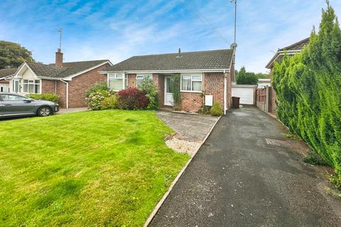 3 bedroom detached bungalow for sale, Hillcrest Avenue, Winshill, Burton-on-Trent, DE15