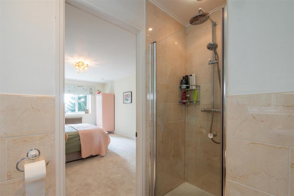 Bed 1 En Suite