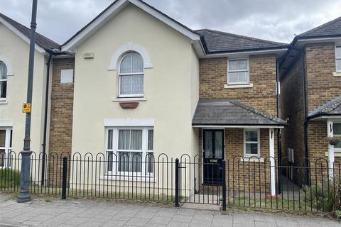 4 bedroom house to rent, Station Road West, Canterbury CT2