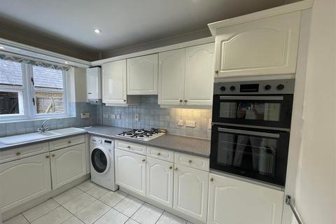 4 bedroom house to rent, Station Road West, Canterbury CT2