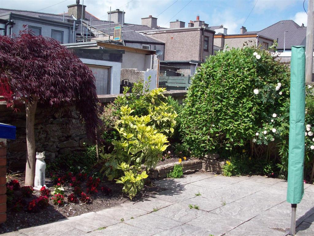 1 Caradog Patio 2.JPG