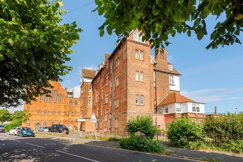 2 bedroom apartment for sale, The Durlocks, Folkestone, CT19