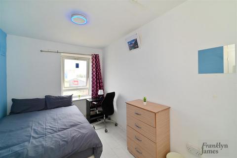 3 bedroom apartment for sale, Thomas Road, London, E14