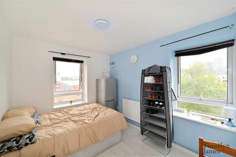 3 bedroom apartment for sale, Thomas Road, London, E14