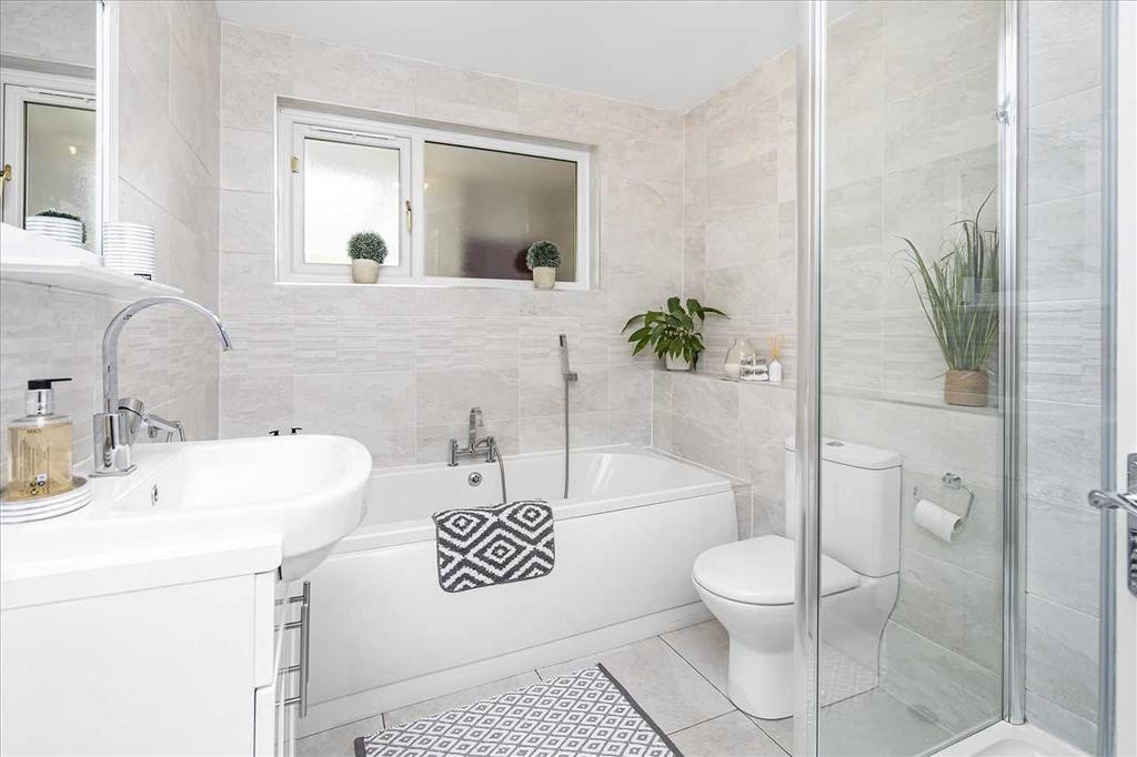 Main bathroom