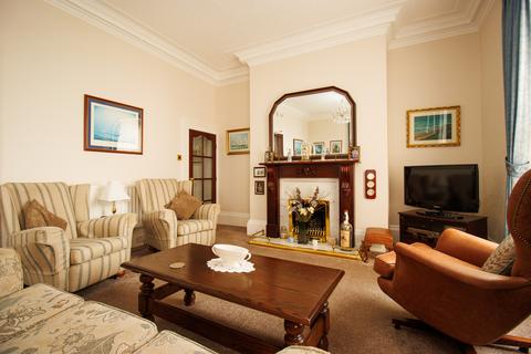 1 bedroom apartment for sale, The Crescent, Filey YO14