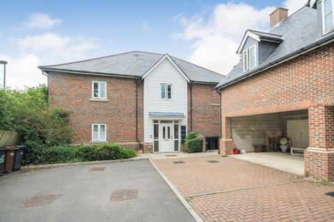 2 bedroom flat for sale, Broomfield, Bells Yew Green, TN3