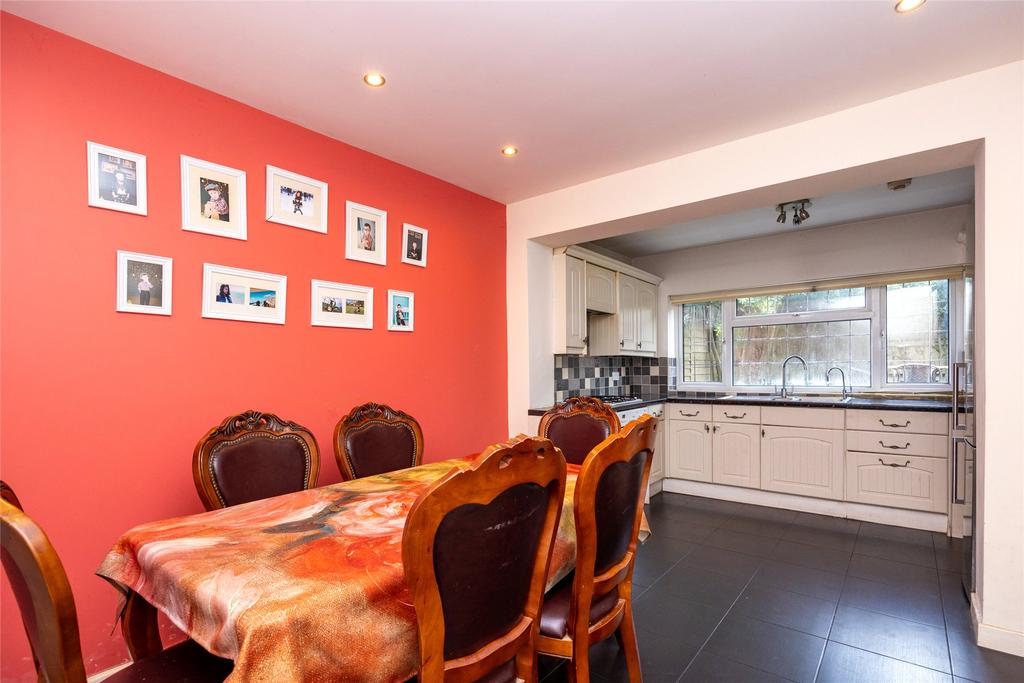 Kitchen/Dining