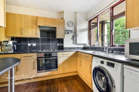 2 bedroom flat for sale, St Peter's Street, London, N1