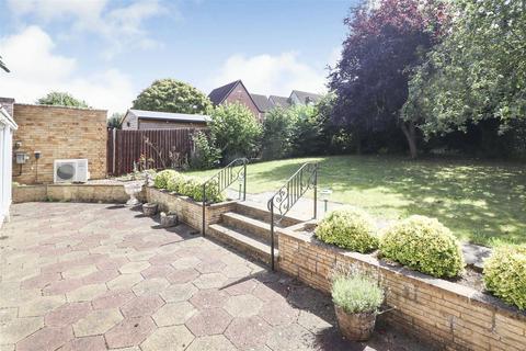 2 bedroom detached bungalow for sale, Mannings Rise, Rushden NN10