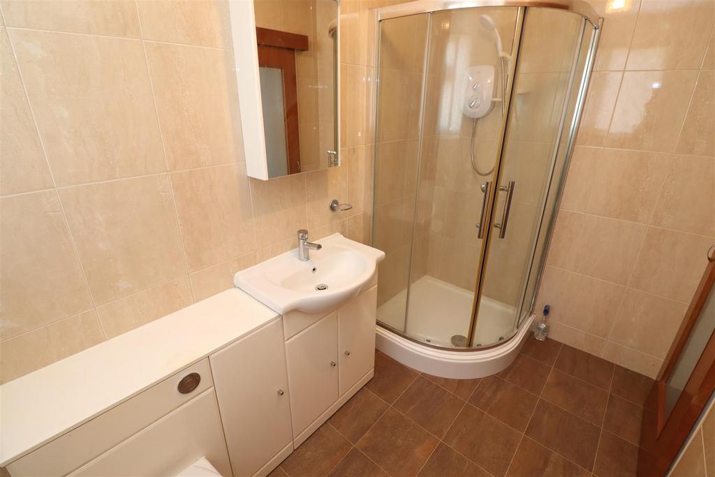 En-Suite Shower Room / WC