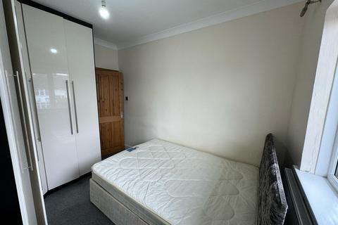 2 bedroom maisonette for sale, Lady Margaret Road,  Southall, UB1