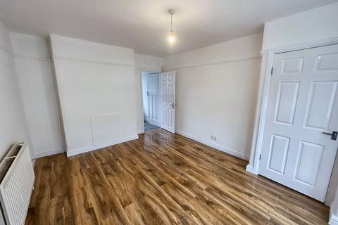 2 bedroom end of terrace house to rent, Somerfield Road, Manchester, M9