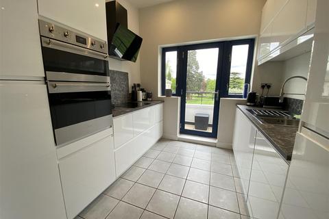 2 bedroom apartment to rent, 24 New Wing, Wergs Hall, Wergs