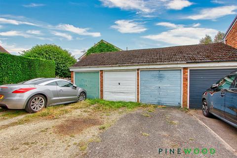 3 bedroom semi-detached house for sale, Elkstone Road, Chesterfield S40