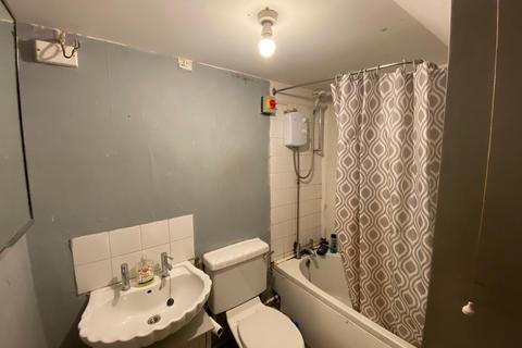 1 bedroom flat for sale, Hill Road, Neath Abbey, Neath, Neath Port Talbot.