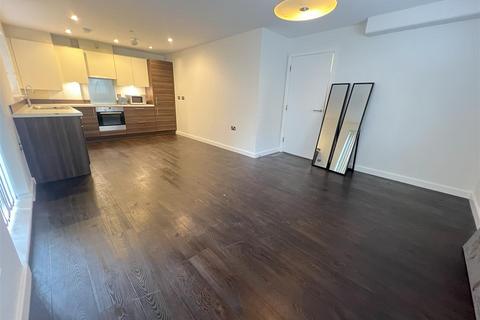 2 bedroom apartment to rent, Glenalmond Avenue, Cambridge CB2