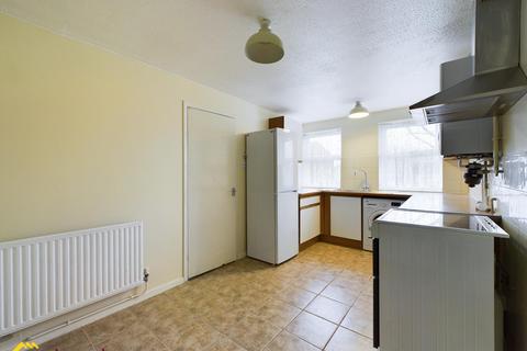 3 bedroom end of terrace house to rent, Hearthway, Banbury OX16