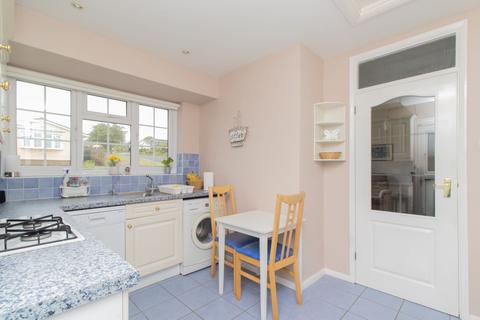 3 bedroom detached bungalow for sale, Staplehurst Avenue, Broadstairs, CT10