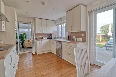 36 Abinger Close, Clacton-on-sea, CO16 8FJ