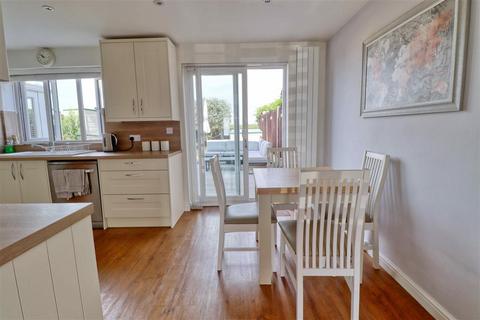 36 Abinger Close, Clacton-on-sea, CO16 8FJ