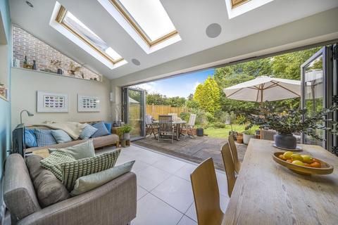 17 Carroll Avenue, Guildford, GU1 2QJ