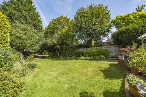 17 Carroll Avenue, Guildford, GU1 2QJ