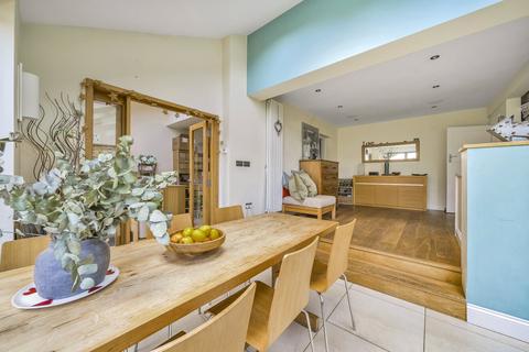 17 Carroll Avenue, Guildford, GU1 2QJ