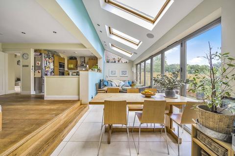 17 Carroll Avenue, Guildford, GU1 2QJ