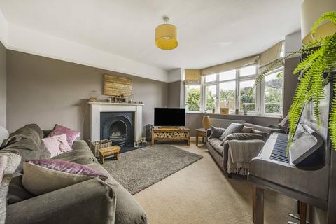 17 Carroll Avenue, Guildford, GU1 2QJ