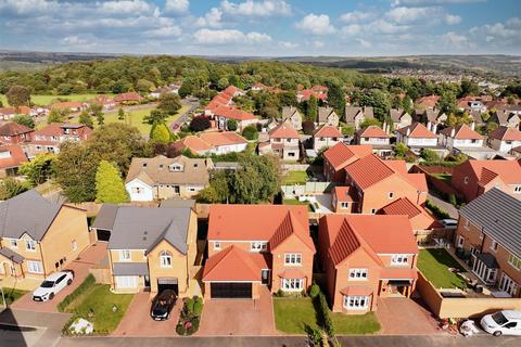 4 bedroom detached house for sale, 5, Francis View, Fixby, Huddersfield, West Yorkshire, HD2 2GP