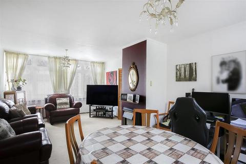 2 bedroom end of terrace house for sale, Gatward Close, London