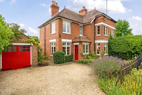 Thame Road, Haddenham, Buckinghamshire