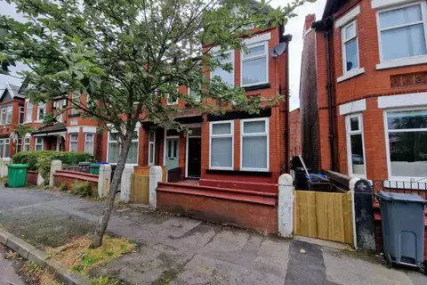 4 bedroom semi-detached house to rent, Slade Lane, Manchester M19 2BY