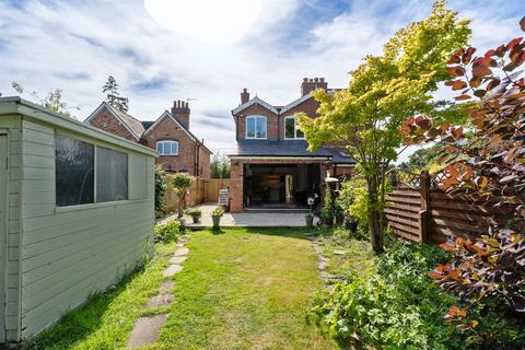 4 bedroom semi-detached house for sale, A four bedroom semi-detached house on Warwick Road, Knowle, Solihull