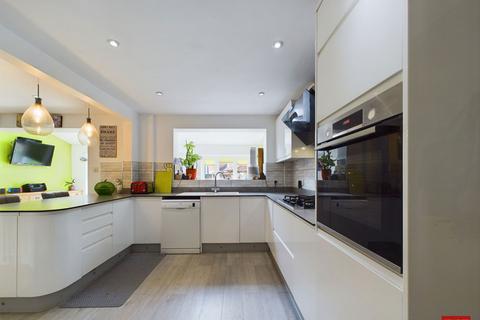 4 Bishops Road, Abbeymead, Gloucester, GL4 5FP