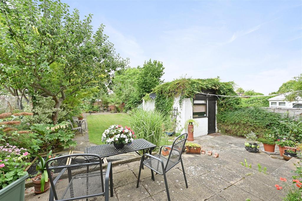 WH - 10 Dalmeny Road - Garden3 (1).jpg